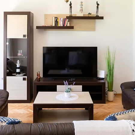 Apartment Tramontana Jesenice (Split-Dalmatia)