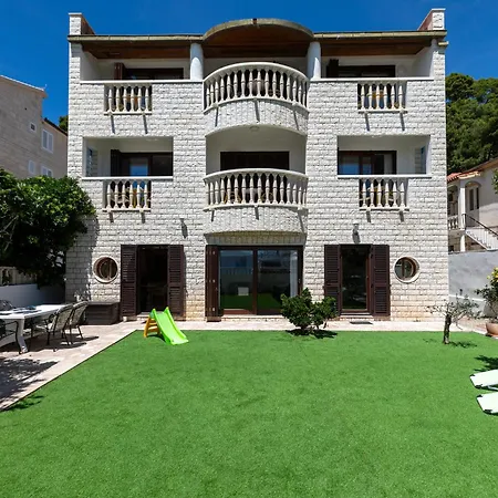 Apartment Tramontana *