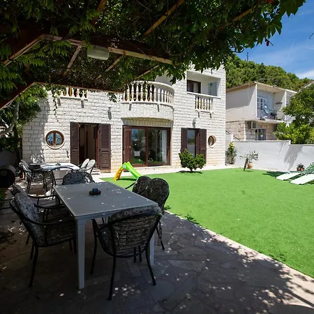 Apartment Tramontana Jesenice (Split-Dalmatia)